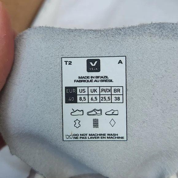 Veja V-10 Leather Sneakers - Picture 15 of 16